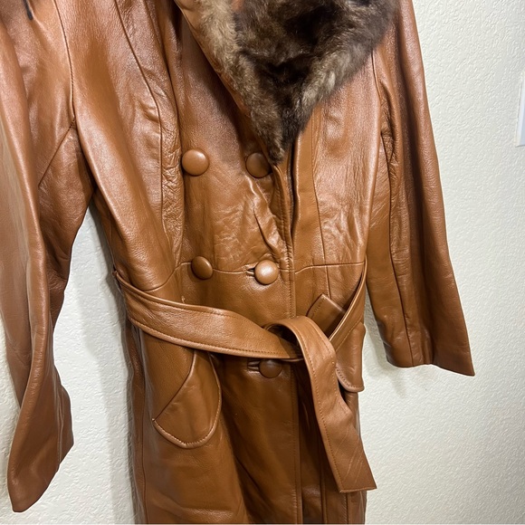 Vintage 70’s Cognac Leather Trench Coat Short Fur Collar Size 14 - Picture 9 of 15